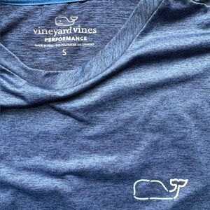 Vineyard Vines Performance T-Shirt Blue Whale Logo Athletic Tee Size Small